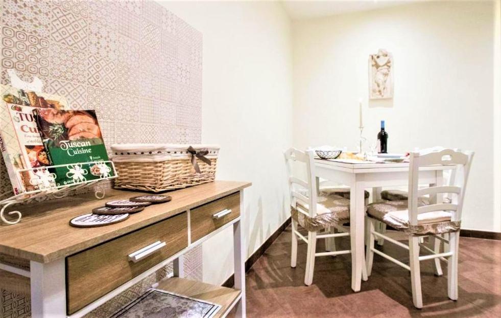 Charming Suite Cavour Heart Of Florence Ngoại thất bức ảnh